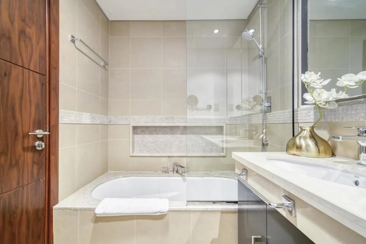 Apartment Burj Vista, Downtown Dubai - Burj Khalifa View - Mint Stay United Arab Emirates
