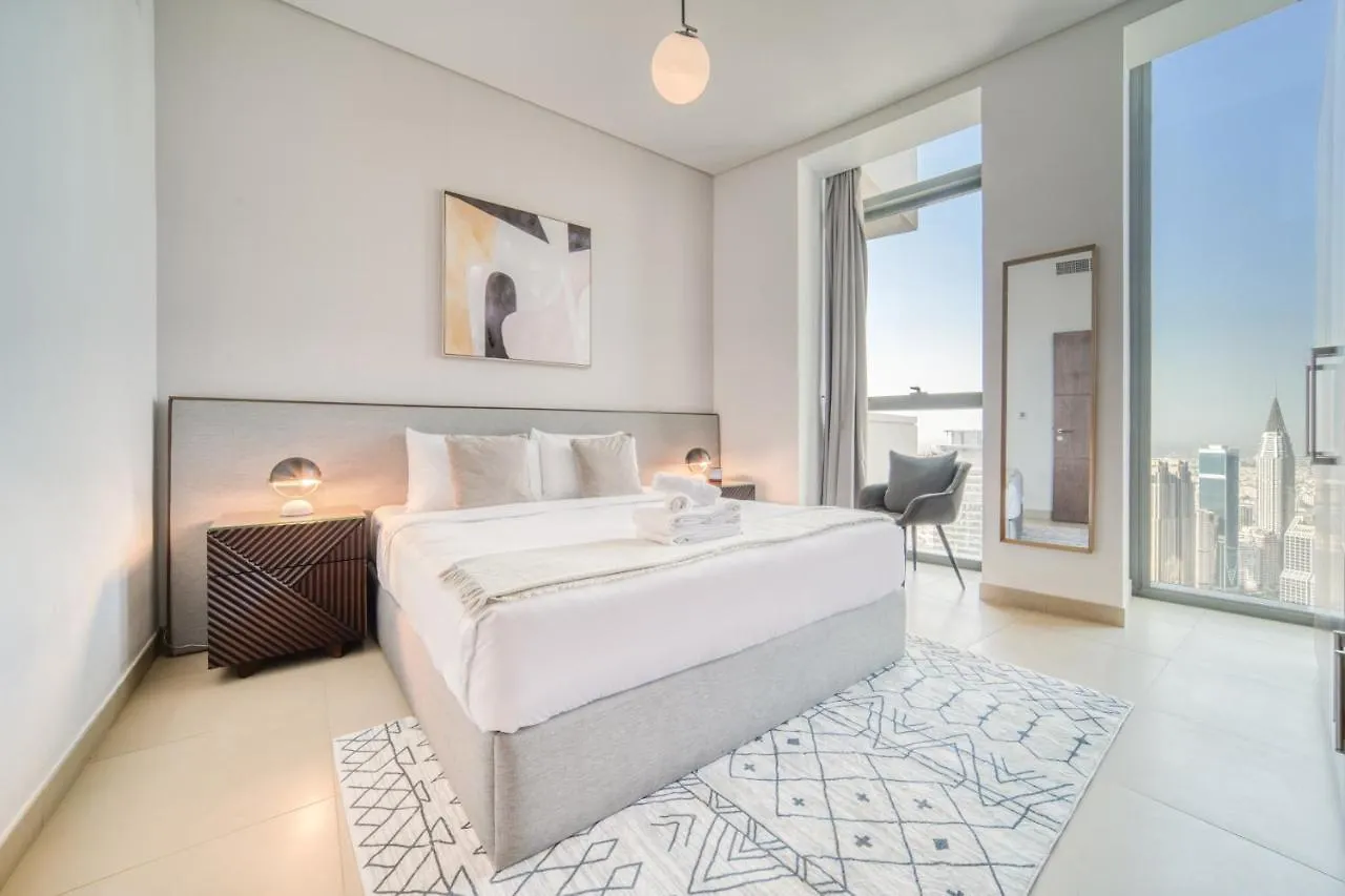 Apartment Burj Vista, Downtown Dubai - Burj Khalifa View - Mint Stay