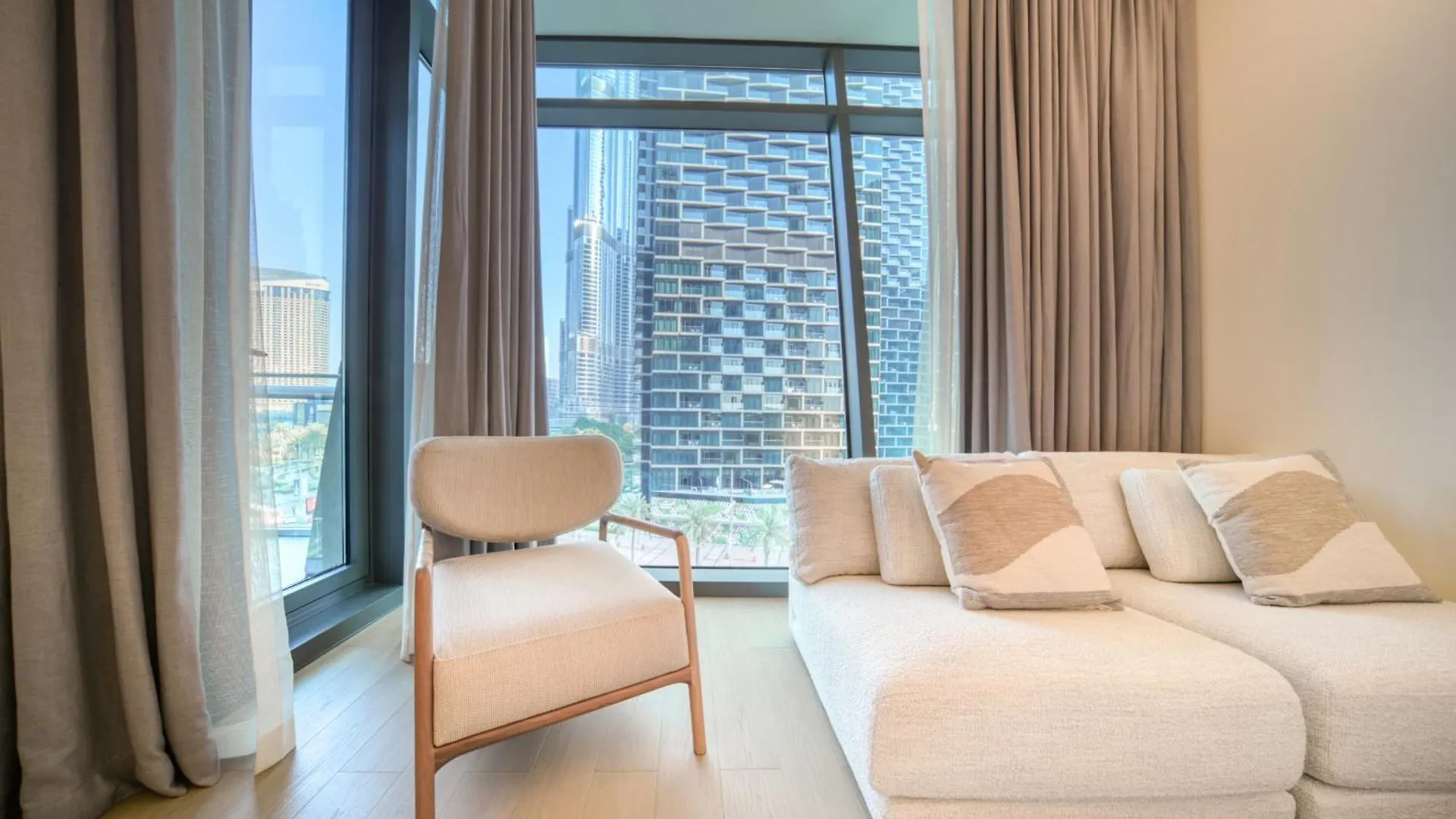 Burj Vista, Downtown Dubai - Burj Khalifa View - Mint Stay