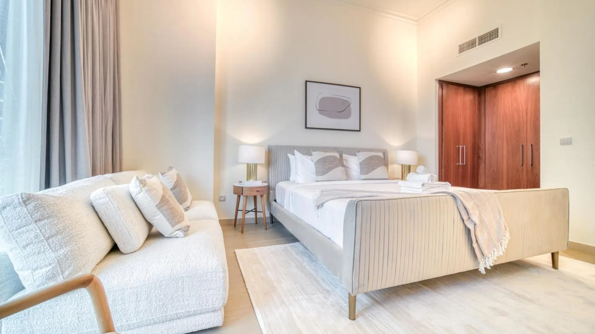 Apartment Burj Vista, Downtown Dubai - Burj Khalifa View - Mint Stay