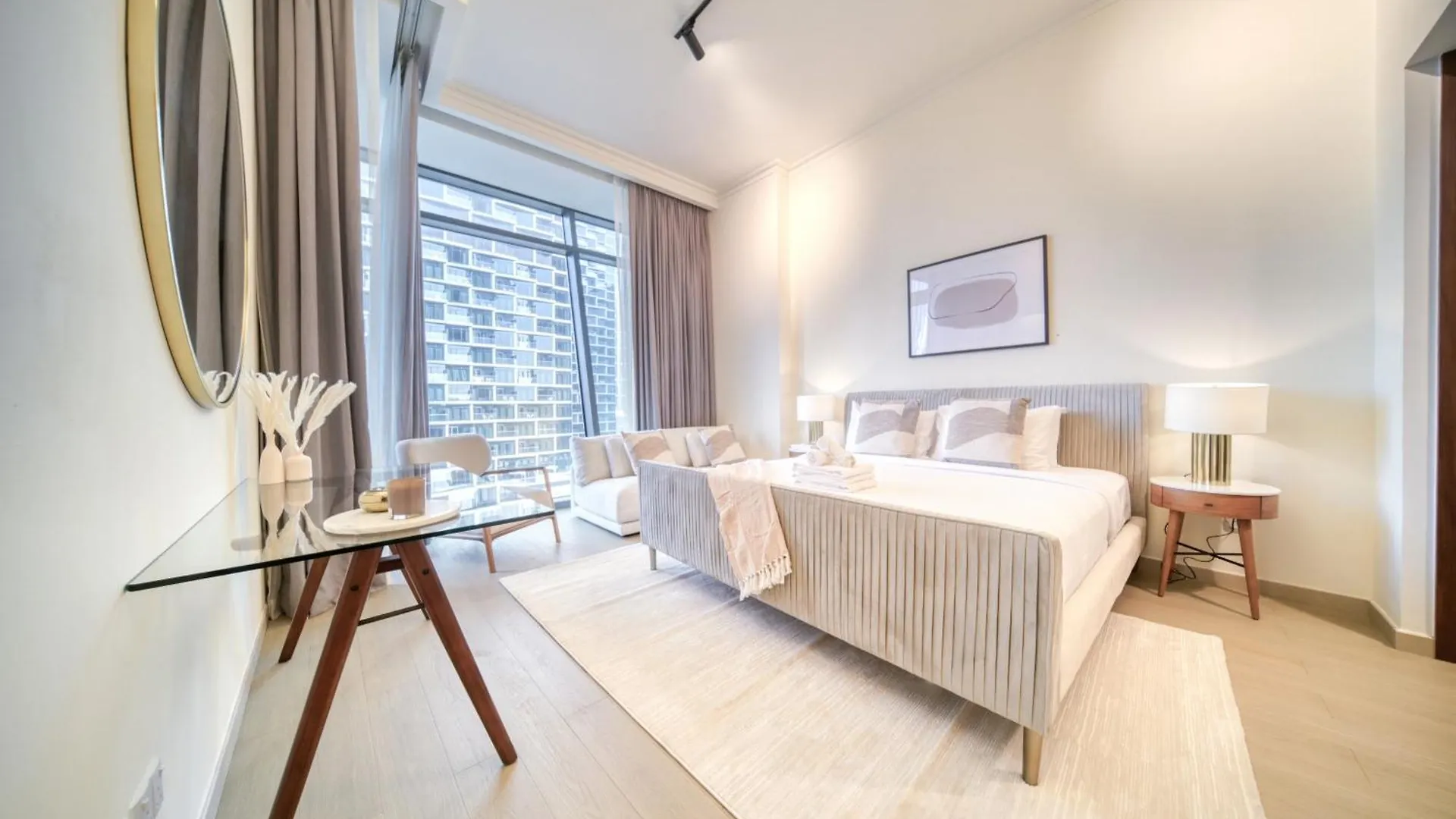Apartment Burj Vista, Downtown Dubai - Burj Khalifa View - Mint Stay United Arab Emirates