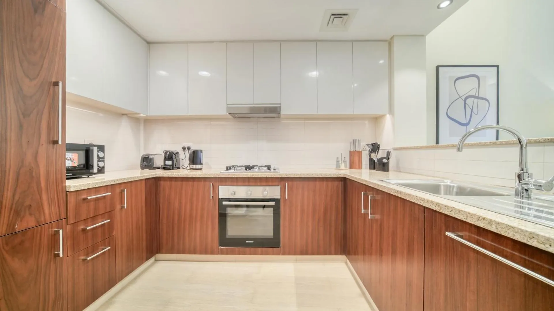 Apartment Burj Vista, Downtown Dubai - Burj Khalifa View - Mint Stay United Arab Emirates