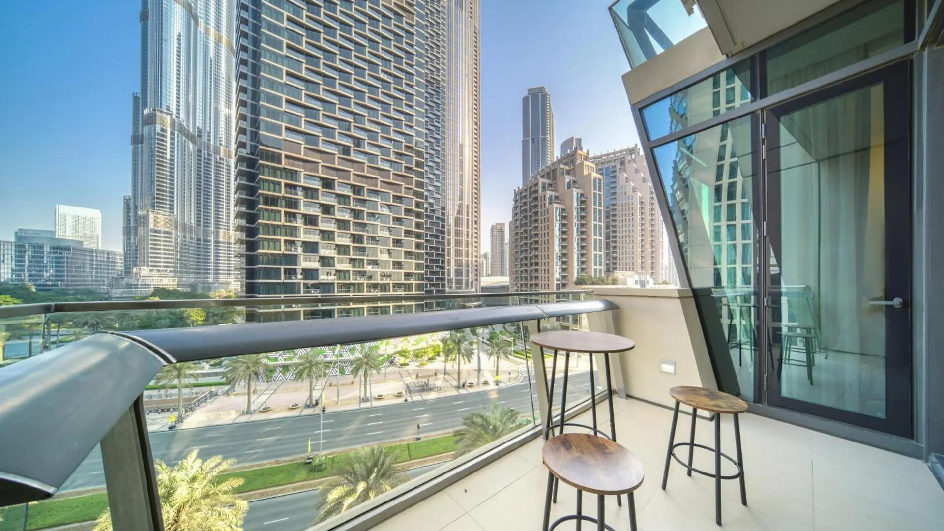 Burj Vista, Downtown Dubai - Burj Khalifa View - Mint Stay Apartment