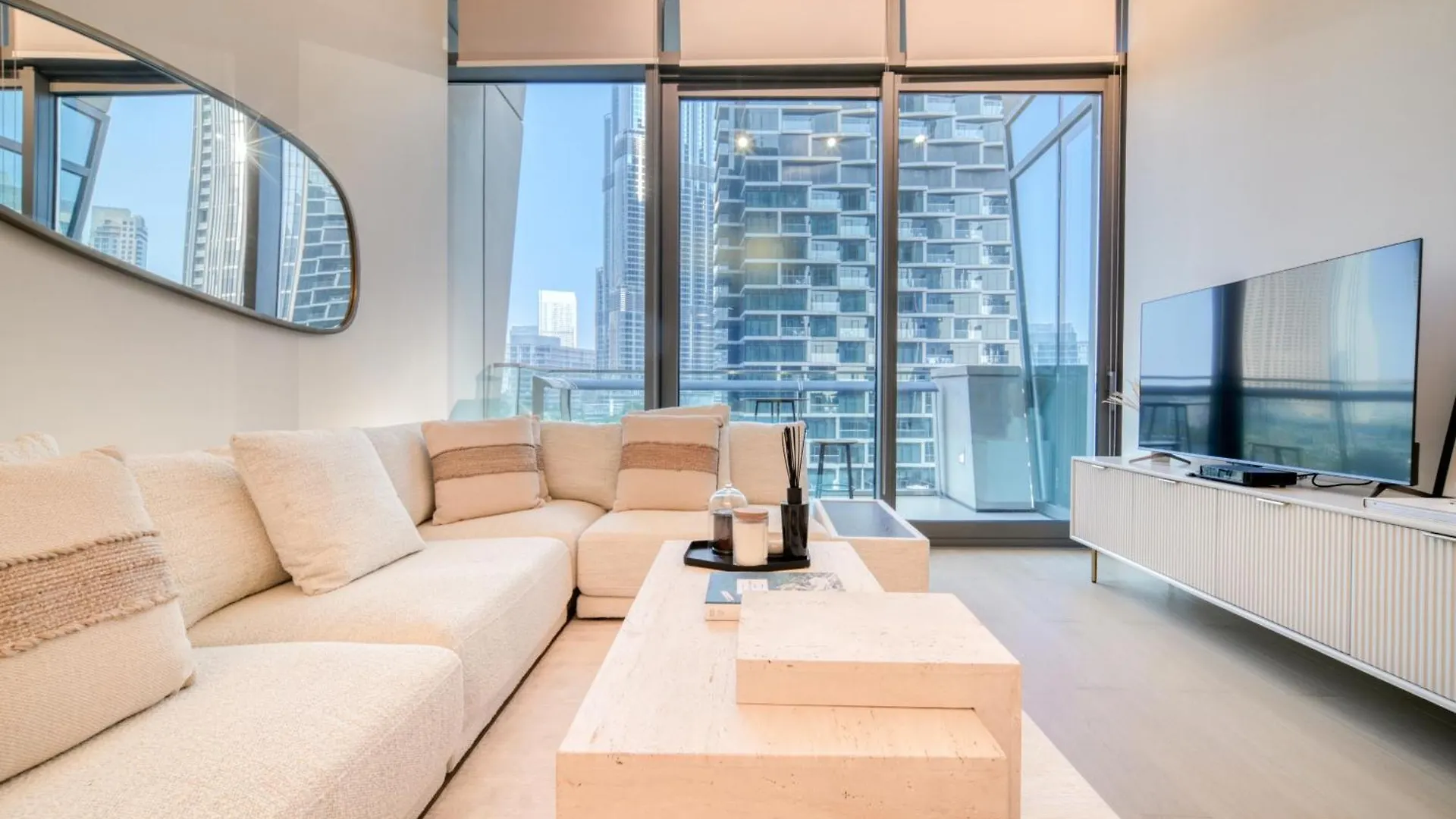 Burj Vista, Downtown Dubai - Burj Khalifa View - Mint Stay United Arab Emirates