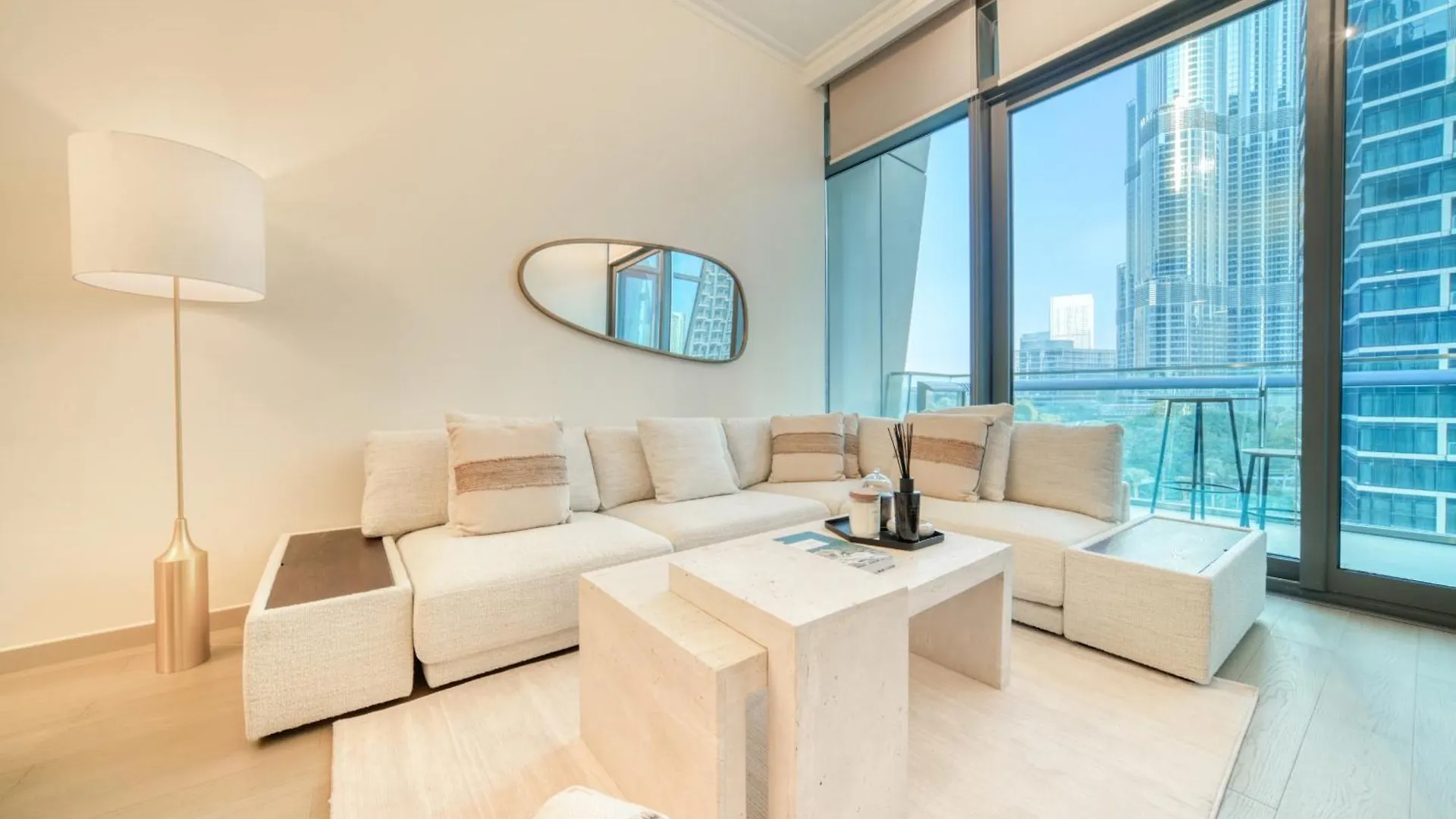 Burj Vista, Downtown Dubai - Burj Khalifa View - Mint Stay Apartment