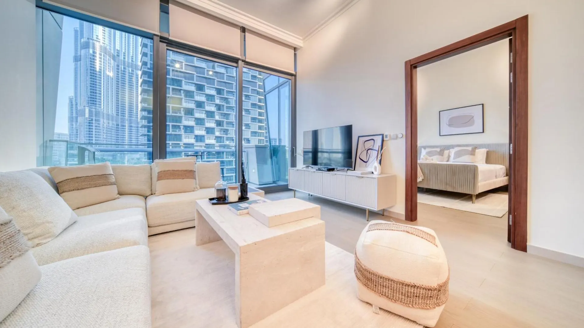 Burj Vista, Downtown Dubai - Burj Khalifa View - Mint Stay